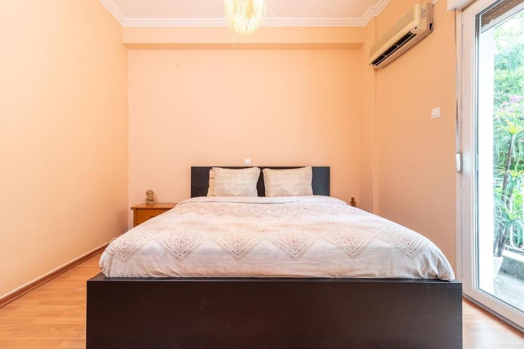 Modern African-Inspired Flat Apartment Athens Exterior photo